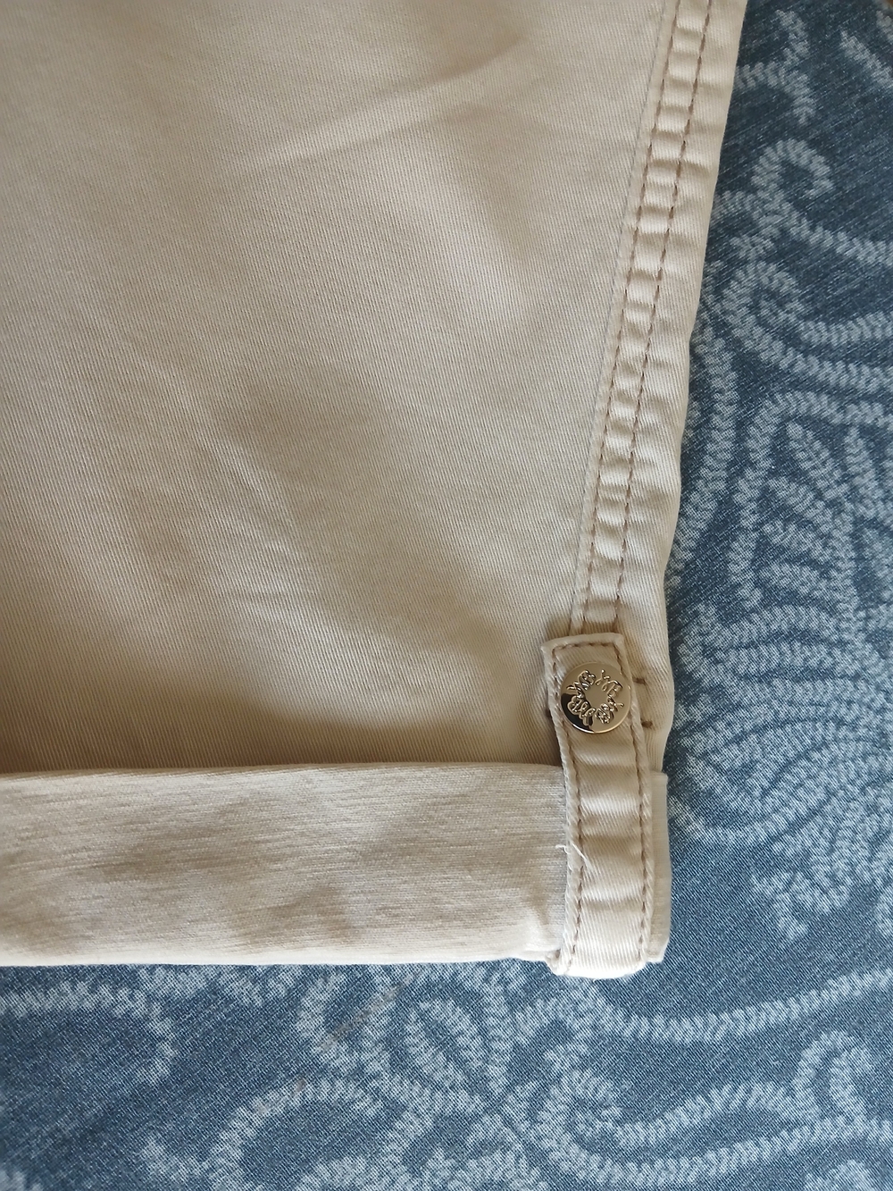 White House Black Market Cropped Cargo Ankle Pants in Cream SZ 00 - Picture 8 of 8